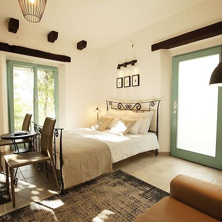 Boutique Hotel Dvor Dobrovo Zewnętrze zdjęcie