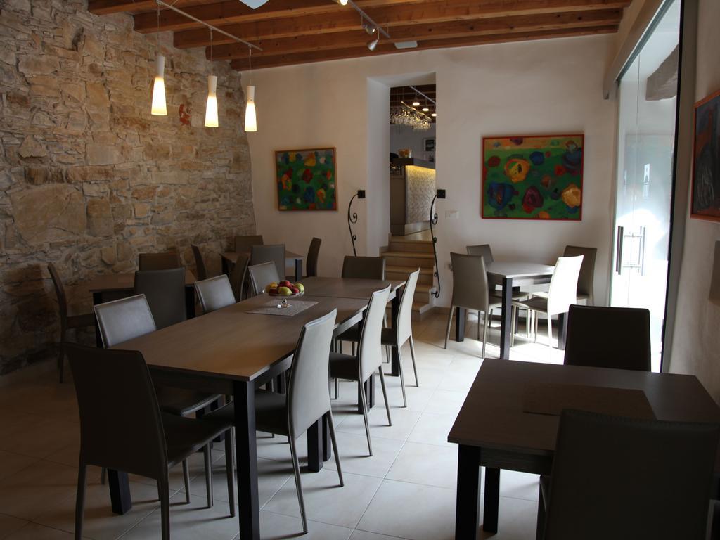 Boutique Hotel Dvor Dobrovo Zewnętrze zdjęcie