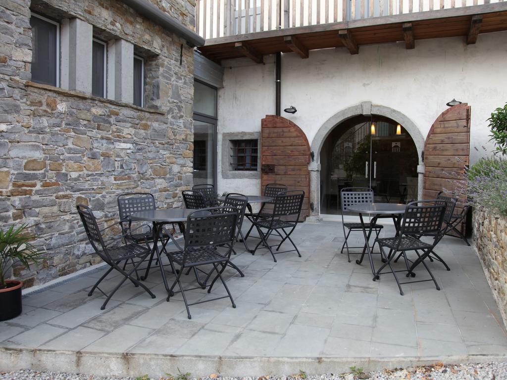 Boutique Hotel Dvor Dobrovo Zewnętrze zdjęcie