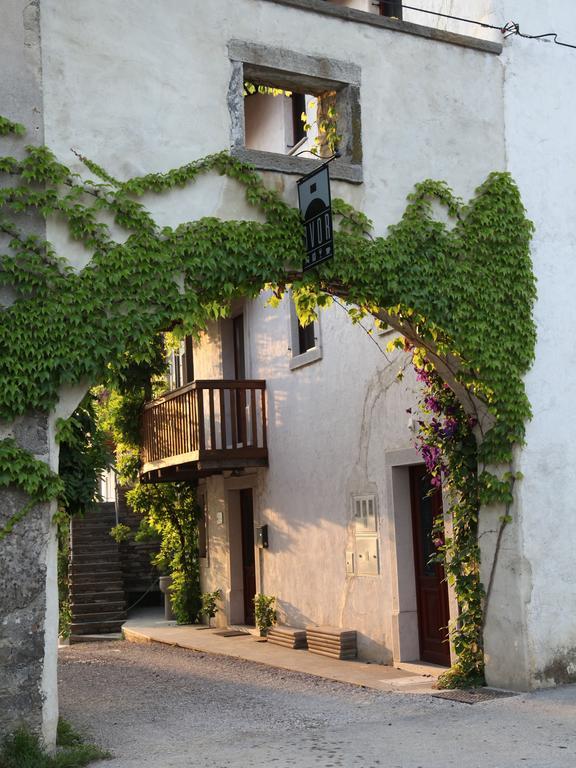 Boutique Hotel Dvor Dobrovo Zewnętrze zdjęcie