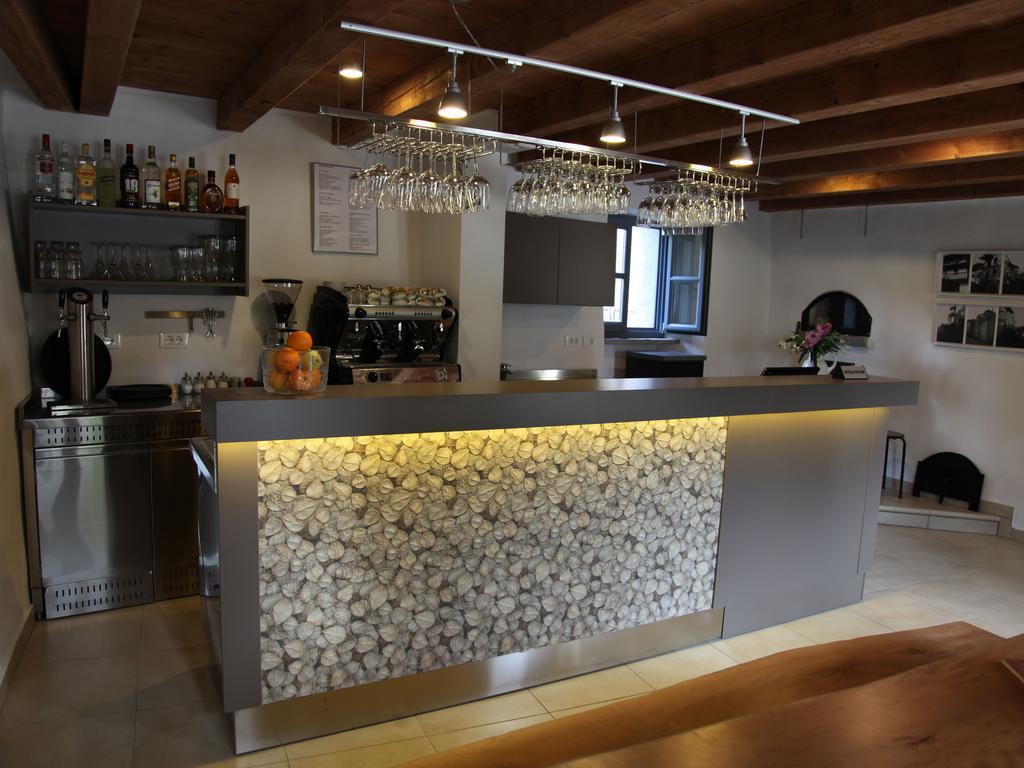 Boutique Hotel Dvor Dobrovo Zewnętrze zdjęcie