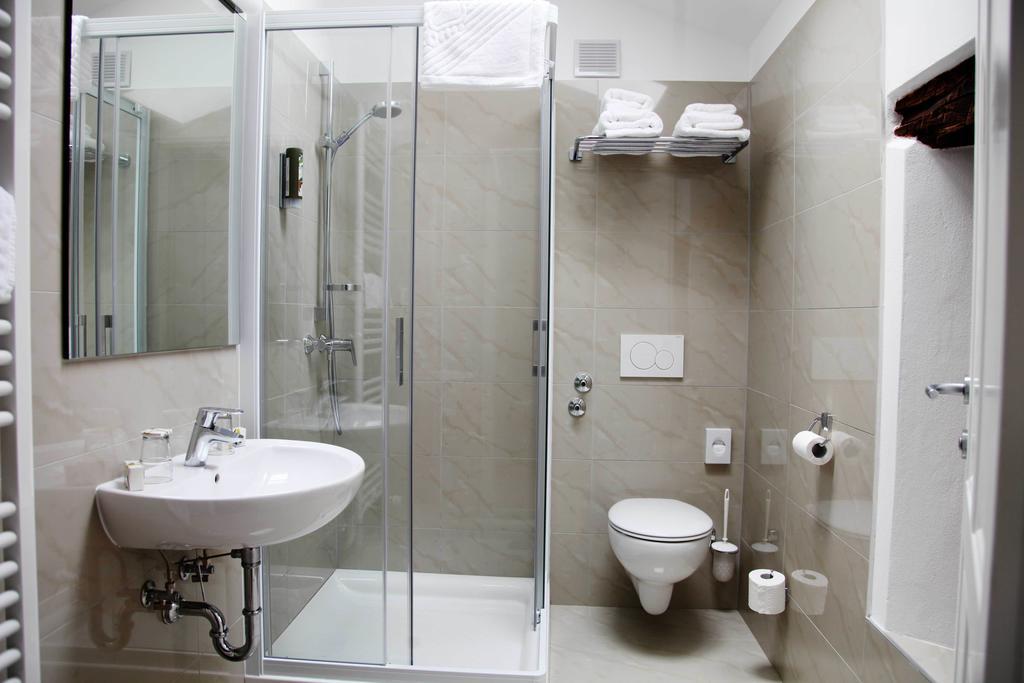 Boutique Hotel Dvor Dobrovo Pokój zdjęcie