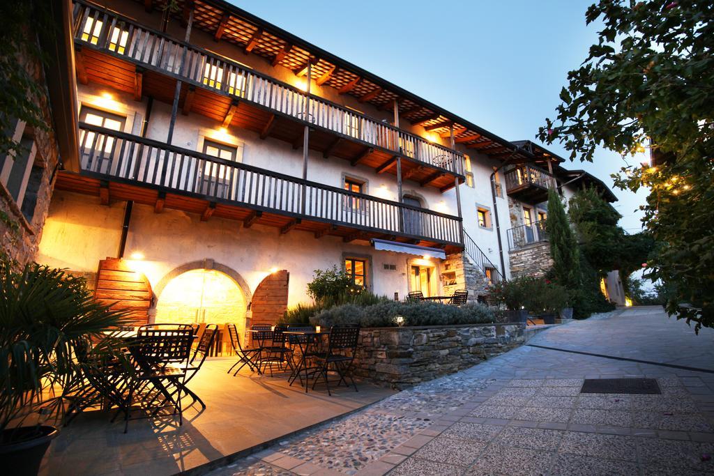 Boutique Hotel Dvor Dobrovo Zewnętrze zdjęcie