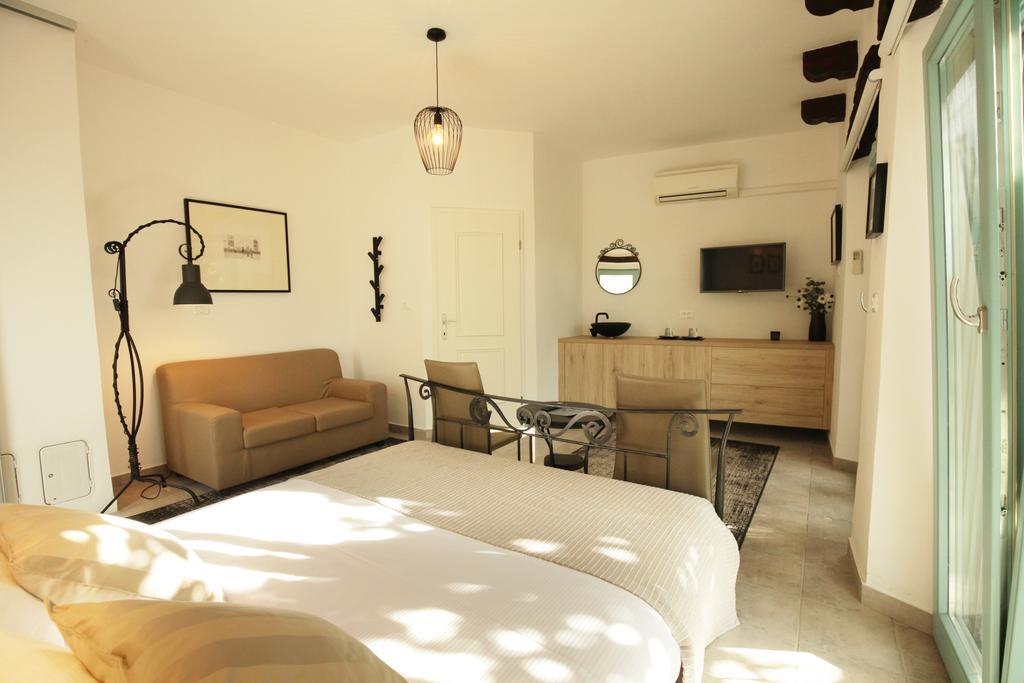 Boutique Hotel Dvor Dobrovo Zewnętrze zdjęcie