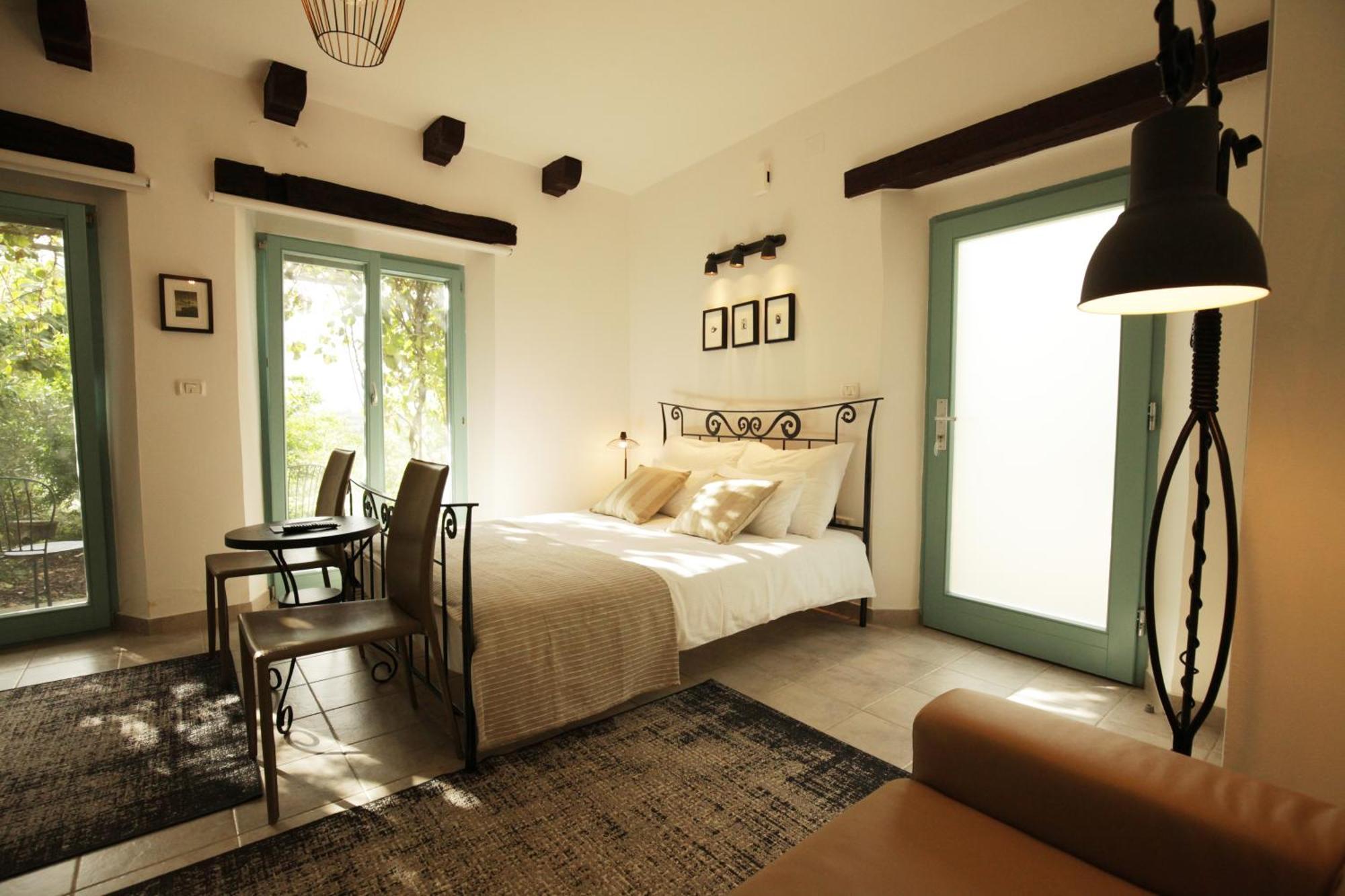 Boutique Hotel Dvor Dobrovo Zewnętrze zdjęcie